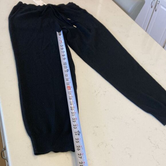 NEW Quince 100% Cashmere Black Joggers with pockets Medium - Picture 6 of 8